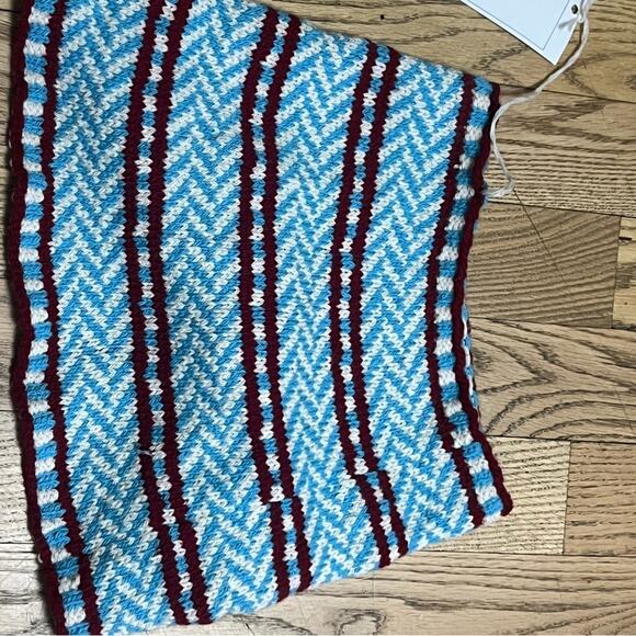 CASCADE YARNS 6 QUICK COWLS BANDS OF BOLD COLOURFUL SHAWLS‎ - Picture 7 of 8